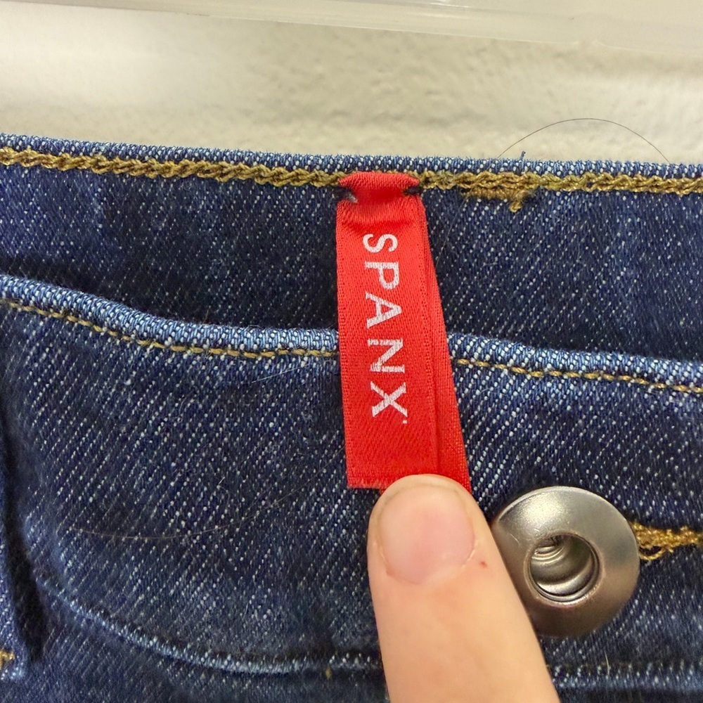 SPANXshape™ EveryWear High Rise Wide Leg Jeans - Poseidon Size M TALL - Picture 8 of 8